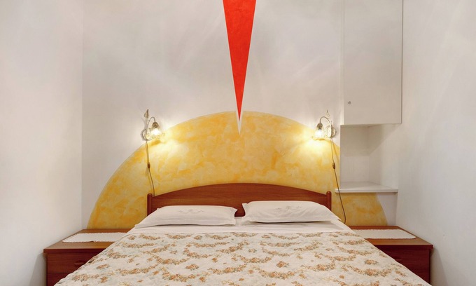 San Lazzaro Apartment | Apartment 'Appartamento Tramonto' with Sea View, Shared Terrace and Wi-Fi