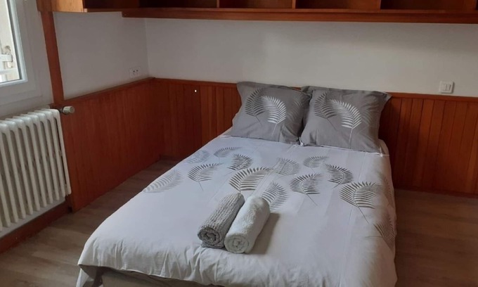 Begles Apartment | Apartment 'Appartement T3 Bagatelle' with Wi-Fi