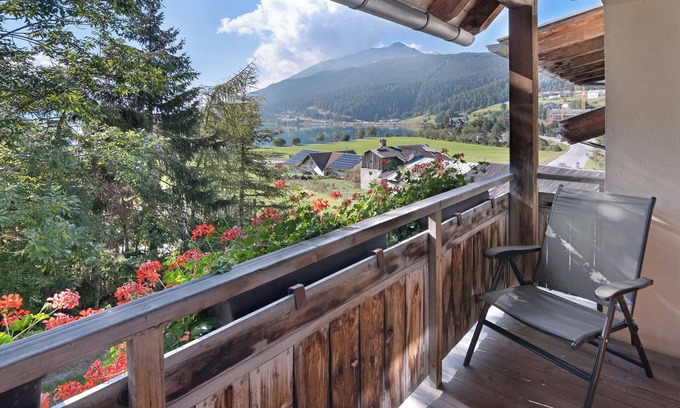 Resia Apartment | Apartment 'Appartements Egart 1' with Lake View, Balcony and Wi-Fi