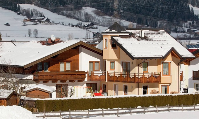 Altenmarkt im Pongau Apartment | Apartment near the ski area in the Salzburg region