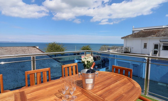 Babbacombe Cottage | Apartment at Morningside Hotel