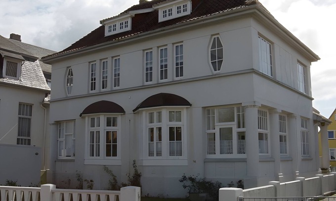 Borkum Apartment | Apartment 'Aurora 1' with Shared Garden and Wi-Fi