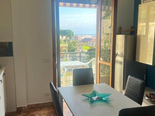 Pietra Ligure Apartment | APARTMENT Aurora & Nicole IDEAL per bike 1 free parkings large e famiglie con terazza vista mare è Wi-Fi gratuiti aria condizionata