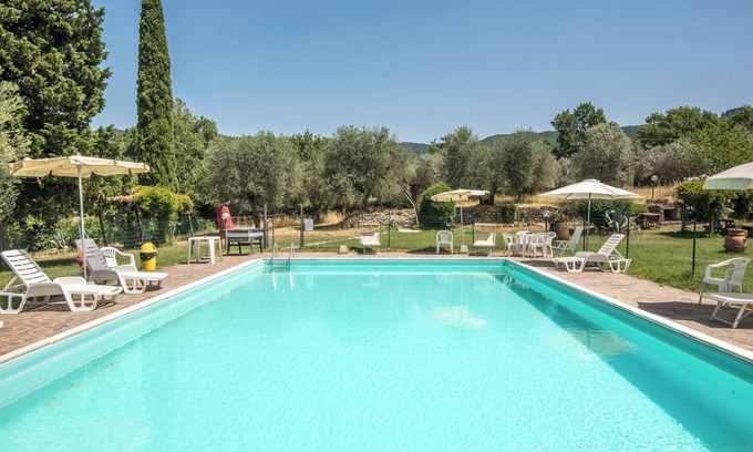 Castiglion Fibocchi Other | Apartment "Bilocale Vermiglio" with Shared Pool & Wi-Fi