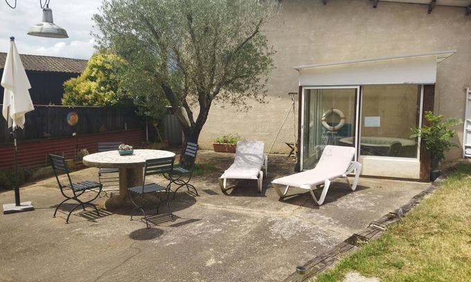 Lamothe-Landerron Apartment | Apartment, bathroom, fitted kitchen, enclosed garden, secure parking