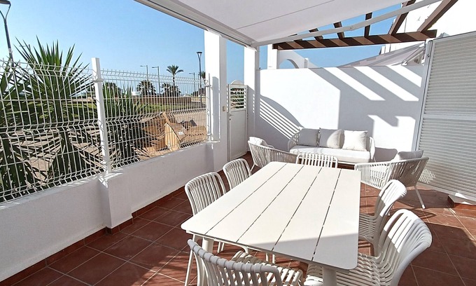 Vista de los Angeles-Rumina Apartment | Apartment - Beachfront with Wifi and Swimming Pool