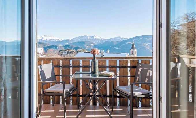 San Genesio Atesino Apartment | Apartment 'Beckenbinder Schlern' with Garden, Wi-Fi & Mountain View