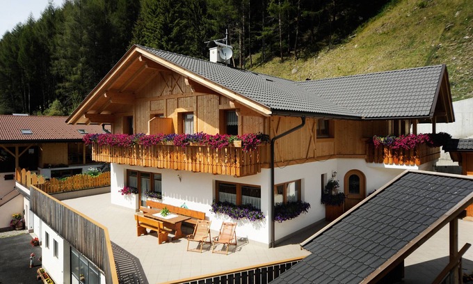 Sarentino Apartment | Apartment "Bergblick Hinterproslhof" with Mountain View, Balcony & Wi-Fi