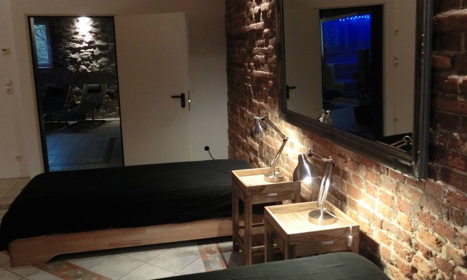 Hildesheim District Apartment | Apartment Beta, haven with sauna in an upscale ambience