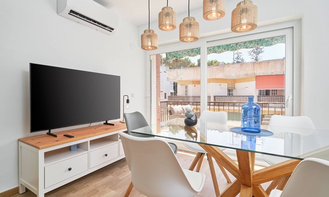 Almunecar Apartment | Apartment 'Bikini Beach 6' with Sea View, Wi-Fi and Air Conditioning