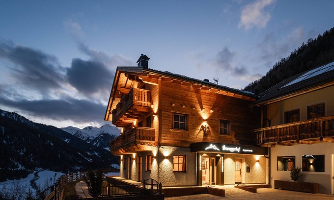 Valle Aurina Apartment | Apartment 'Bruneggerhof 3' with Mountain View, Private Garden and Wi-Fi
