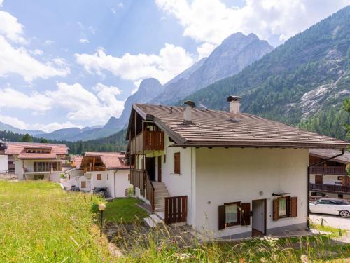 Penia Apartment | Apartment Ca' di nonón by Interhome