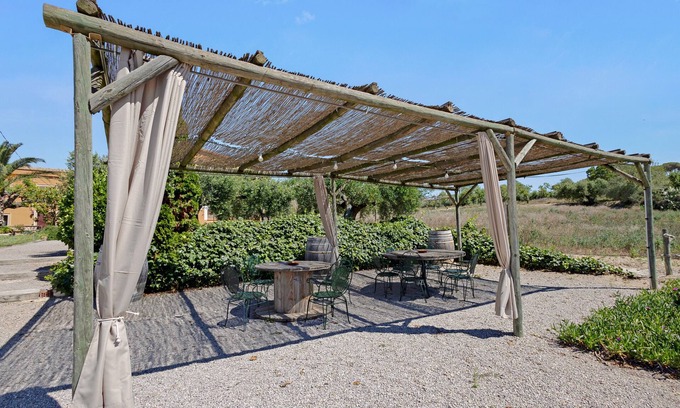 San Martin Sarroca Apartment | Apartment 'Cal Tuyà De Baix' with Shared Pool, Shared Terrace and Shared Garden