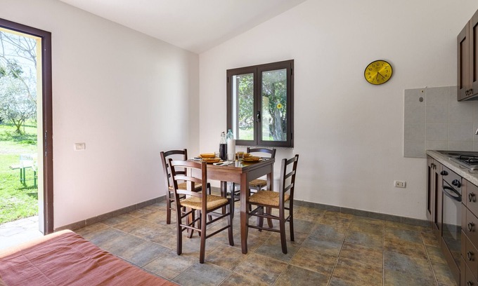 Elini House | Apartment "Casa Corongiu 2" with Mountain View & Shared Garden