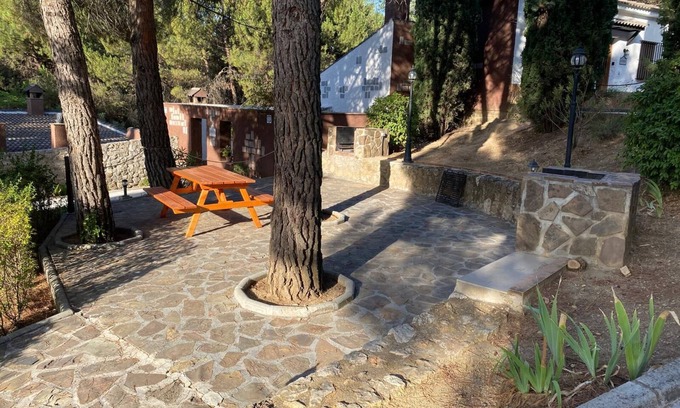Huetor Santillan Apartment | Apartment 'Casa Rural' with Mountain View, Shared Pool and Wi-Fi