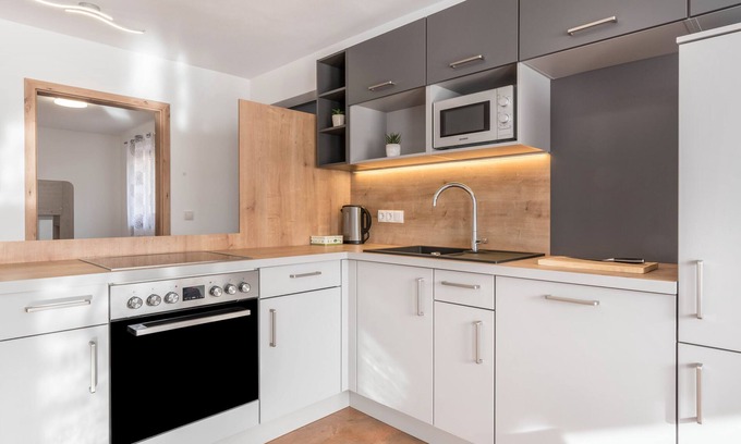 Baselga di Pine Apartment | Apartment 'Casa Ravanelli 3' with Mountain View and Shared Terrace