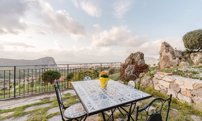 Borgetto Apartment | Apartment 'Casa Lucia Borgetto' with Sea View, Wi-Fi and Air Conditioning