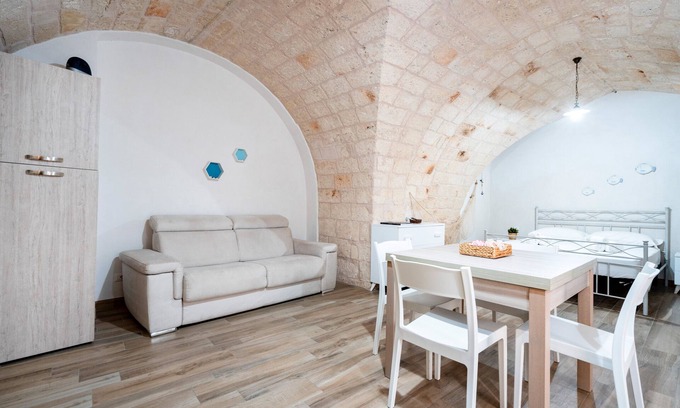 Centro Storico Apartment | Apartment 'Casa Sardella, Nel Centro Storico' with Wi-Fi and Air Conditioning