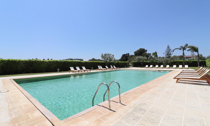 Otranto Apartment | Apartment 'Casa Vacanza Malvasia Nera Otranto' with Shared Pool, Wi-Fi and Air Conditioning