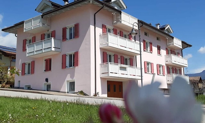 Brez Apartment | Apartment 'Casa vacanze Rosa 9' with Mountain View, Balcony and Wi-Fi