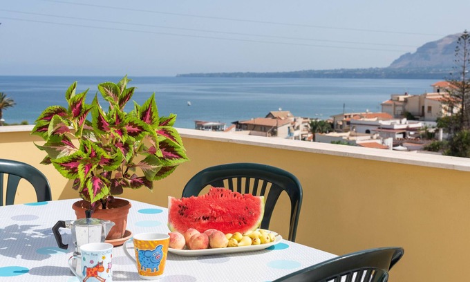 Trappeto Apartment | Apartment 'Casa Viola' with Sea View, Terrace & Wi-Fi