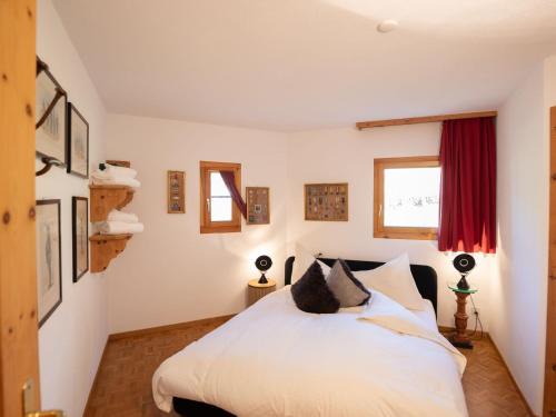 Surlej Apartment | Apartment Chesa Cresta by Interhome