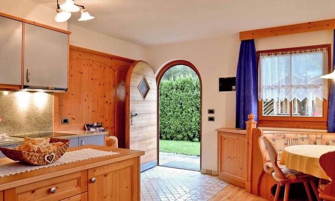 La Valle Apartment | Apartment "Ciasa Mirio Pütia" with Mountain View, Wi-Fi & Garden