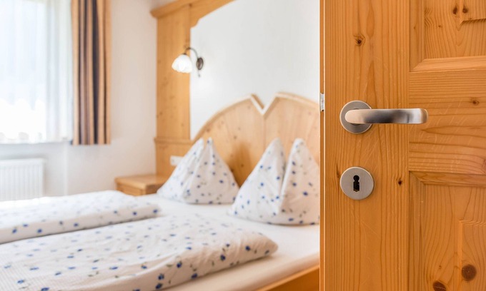 La Valle Apartment | Apartment Ciasa Raut App Sosi with Mountain View, Garden & Wi-Fi