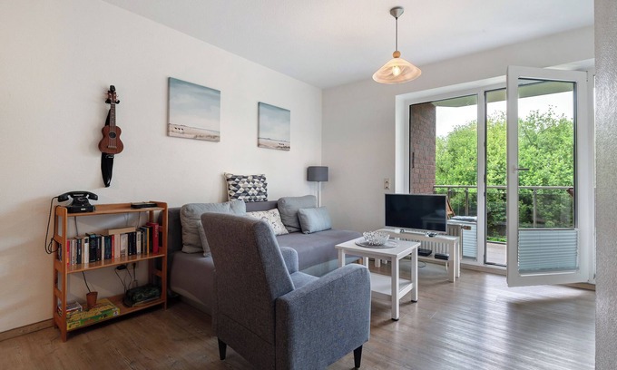Wremen Apartment | Apartment 'Wurster Nordseeküste' with Balcony and Wi-Fi