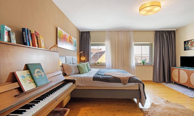 Voehringen Apartment | Apartment 'Deluxe' with Balcony and Wi-Fi