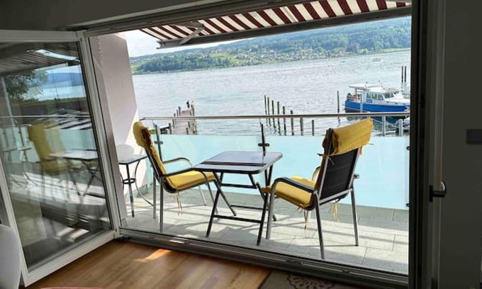 Reichenau Apartment | Apartment directly on the lake can be booked for 2 people