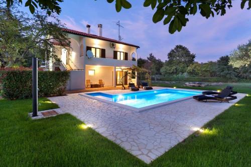 Nova Vas Apartment | Apartment Doris with Private Pool and large Garden