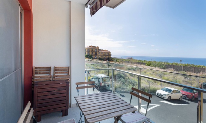 Tazacorte Apartment | Apartment 'Elegante' with Sea View, Balcony and Wi-Fi