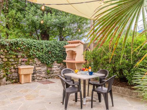 Consiglio di Rumo Apartment | Apartment Elian by Interhome