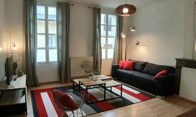 Hotel de Ville - Quinconces Apartment | Apartment Ensuite - de la Devise