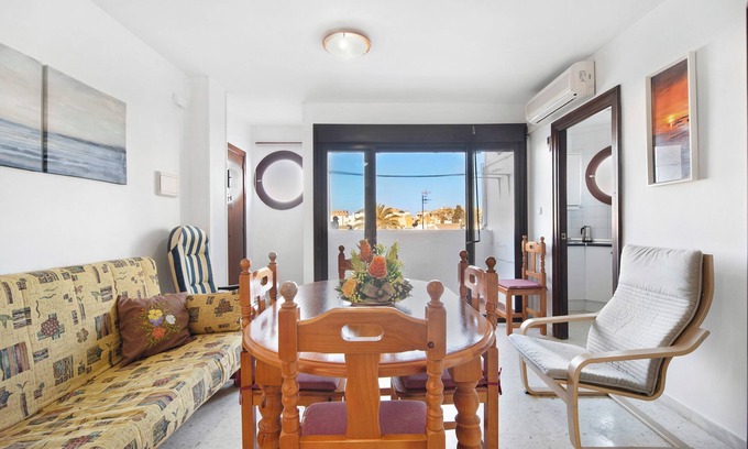 Sanlucar de Barrameda Apartment | Apartment "Sol y mar" with Balcony & A/C