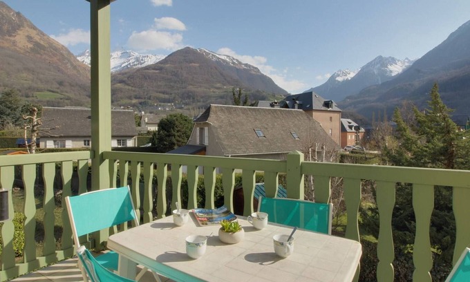 Esquieze-Sere Apartment | Apartment Esquièze-Sère, 2 bedrooms, 6 persons