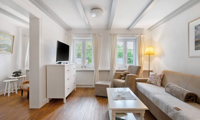 Emmelsbuell-Horsbuell Apartment | Apartment 'Fewo Luna' with Private Terrace, Shared Garden and Wi-Fi