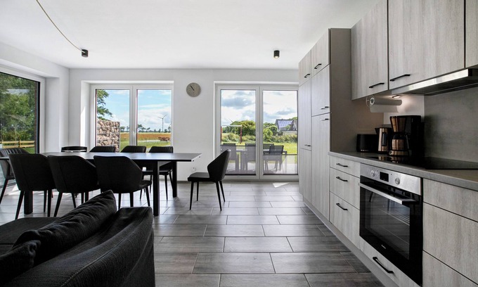 Schulp Apartment | Apartment 'Ferienhaus Flut Unten' with Private Terrace, Private Garden and Wi-Fi