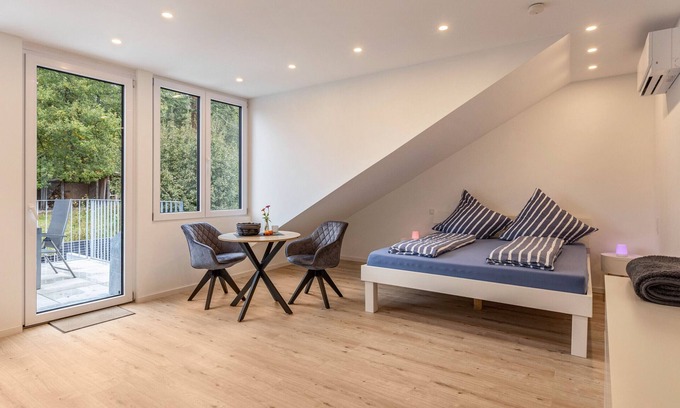 Allensbach Apartment | Apartment 'Ferienwohnung Waldblick' with Balcony, Wi-Fi and Air Conditioning