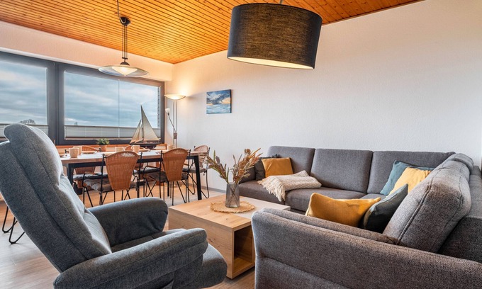 Schillig Apartment | Apartment 'Ferienwohnung 27 Sandbank, 80 Qm' with Sea View, Balcony and Wi-Fi