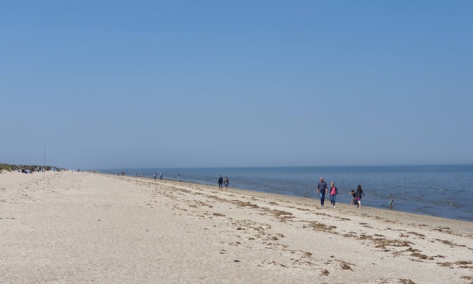 Schillig Apartment | Apartment 'Ferienwohnung 25 Strandkorb, 50 Qm' with Sea View, Balcony and Wi-Fi