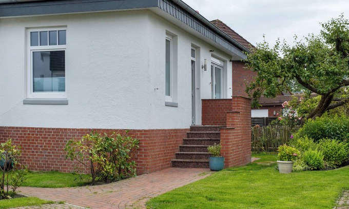 Duhnen Apartment | Apartment 'Ferienwohnung Alte Liebe' with Private Terrace and Wi-Fi