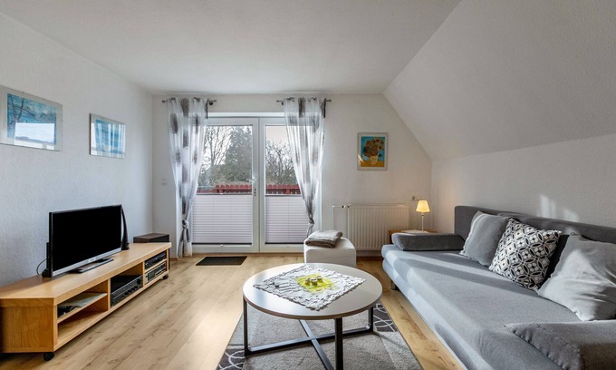 Kappeln Apartment | Apartment 'Ferienwohnung Kappeln - Kiekut 11' with Balcony and Wi-Fi