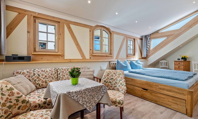 Meissen Apartment | Apartment 'Ferienwohnung 2 - Altstadtidyll' with Shared Terrace, Shared Garden and Wi-Fi