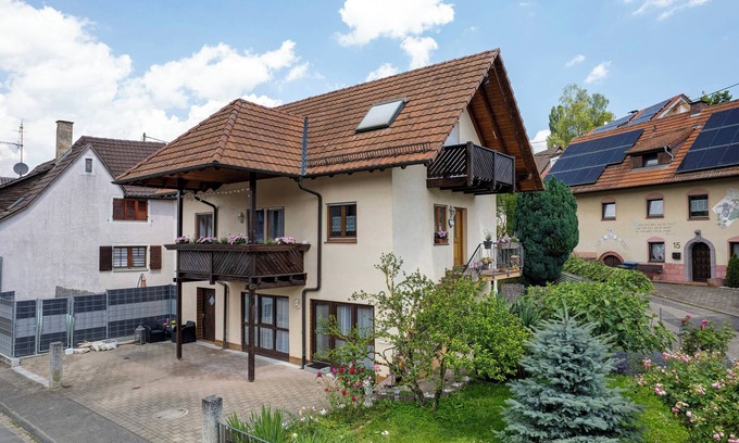 Herbolzheim Apartment | Apartment 'Fewo Luna' with Private Terrace and Wi-Fi