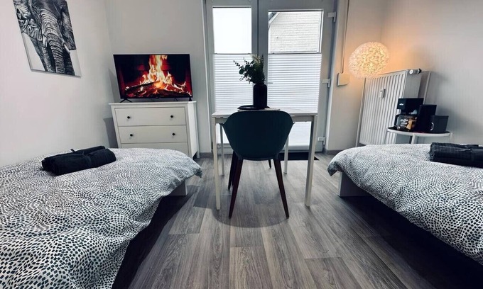Nordhorn Apartment | Apartment Flixi III - Doppelzimmer für Zwei Personen mit Gemeinschaftsflächen
