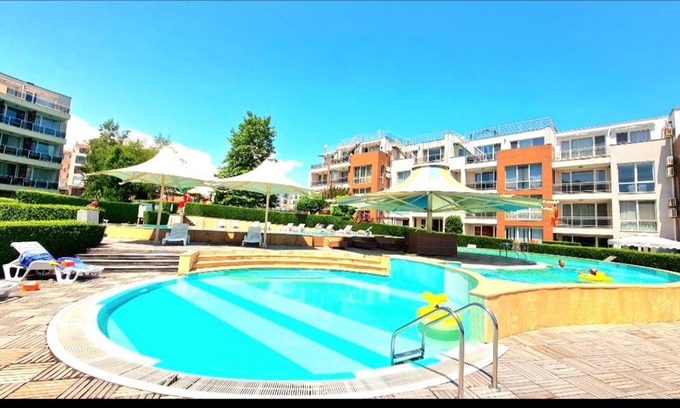 Chernomorets Apartment | Apartment Flower Suny Island