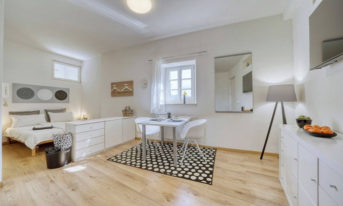 Caldaro Sulla Strada del Vino Apartment | Apartment for 2 people, centrally located with garage and garden
