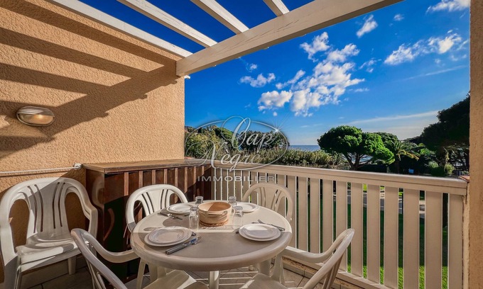 Cavaliere Apartment | Apartment for 4 people waterfront in Le Lavandou Pierre et Vacances